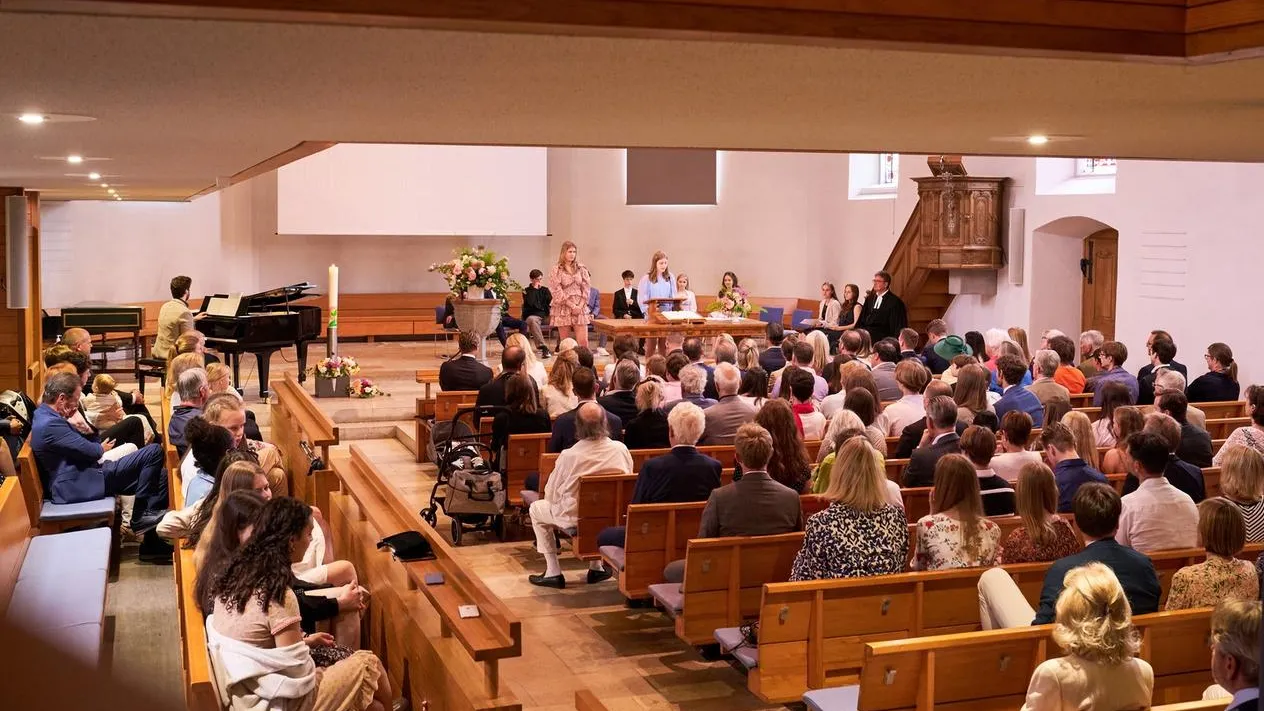Konfirmation-Herrliberg (Foto: MB Vision M. Blattmann, Oberägeri) Konfirmation-Herrliberg (Foto: MB Vision M. Blattmann, Oberägeri)